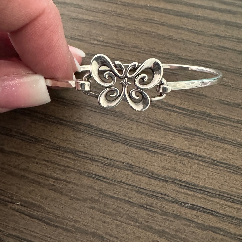 Retired James Avery Sterling Silver Butterfly Hook-On Bangle Bracelet 6.25โ - Picture 3 of 11